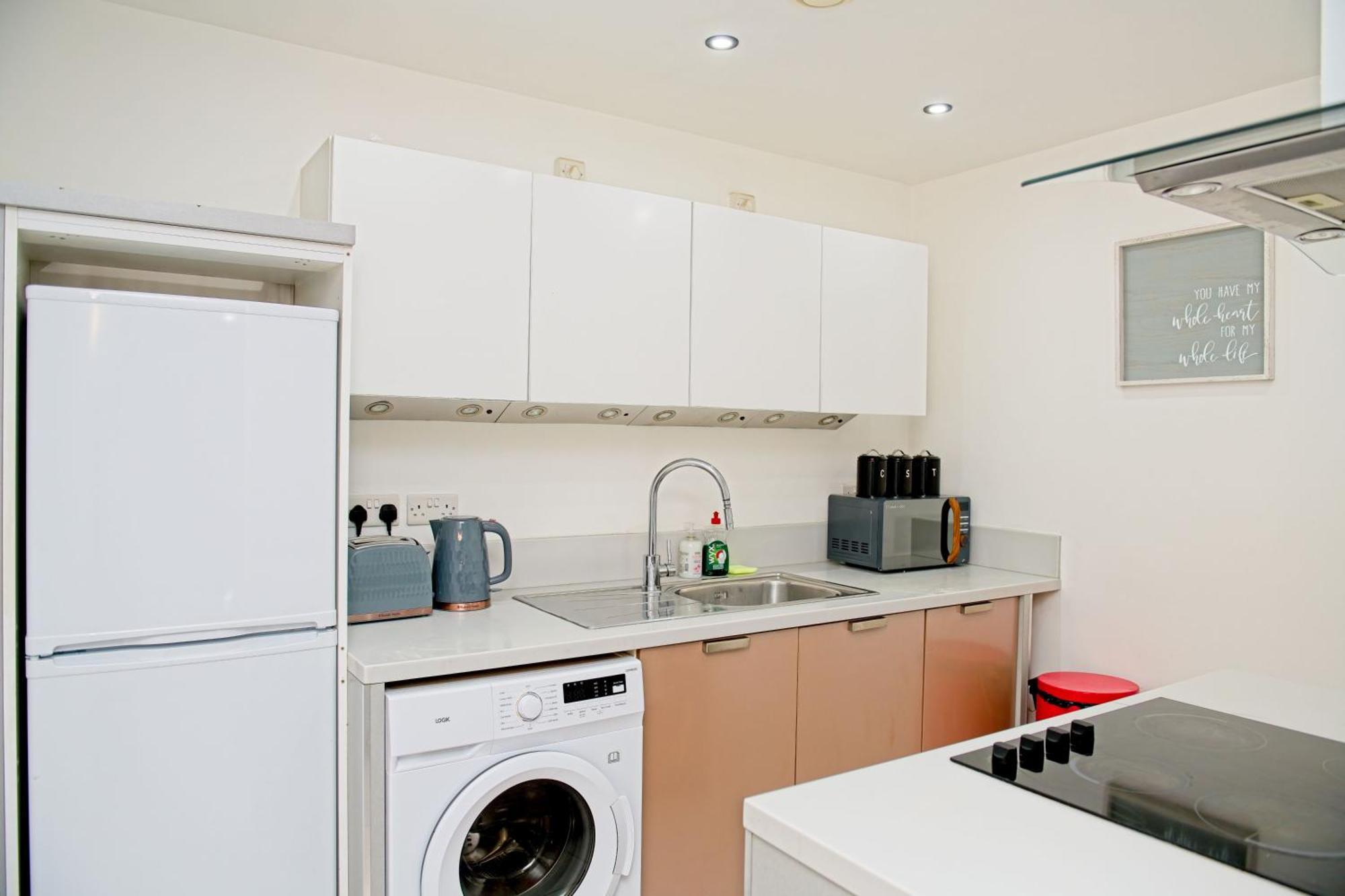 Inners City Apartments -On Suites Бирмингем Экстерьер фото